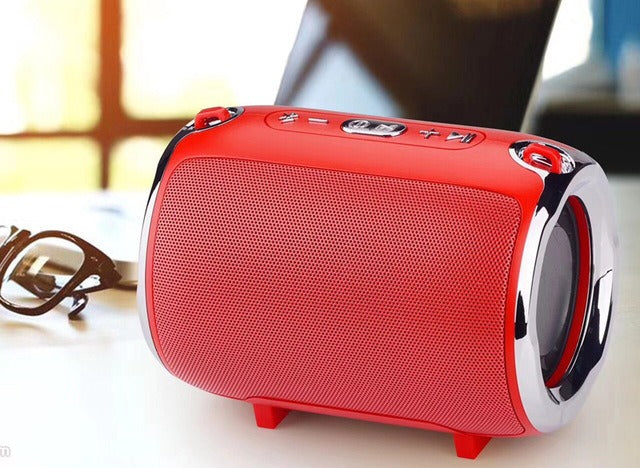 Parlante Bluetooth portátil con sonido potente y diseño resistente